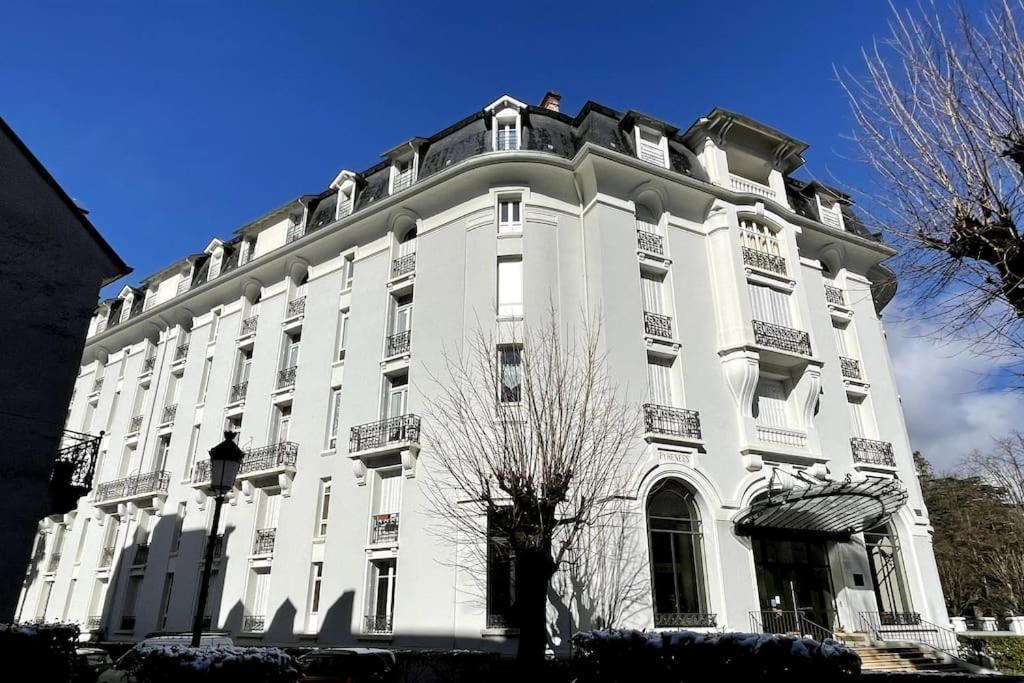 101 Pyrenees Palace Appartement Bagneres-de-Luchon Exterior photo